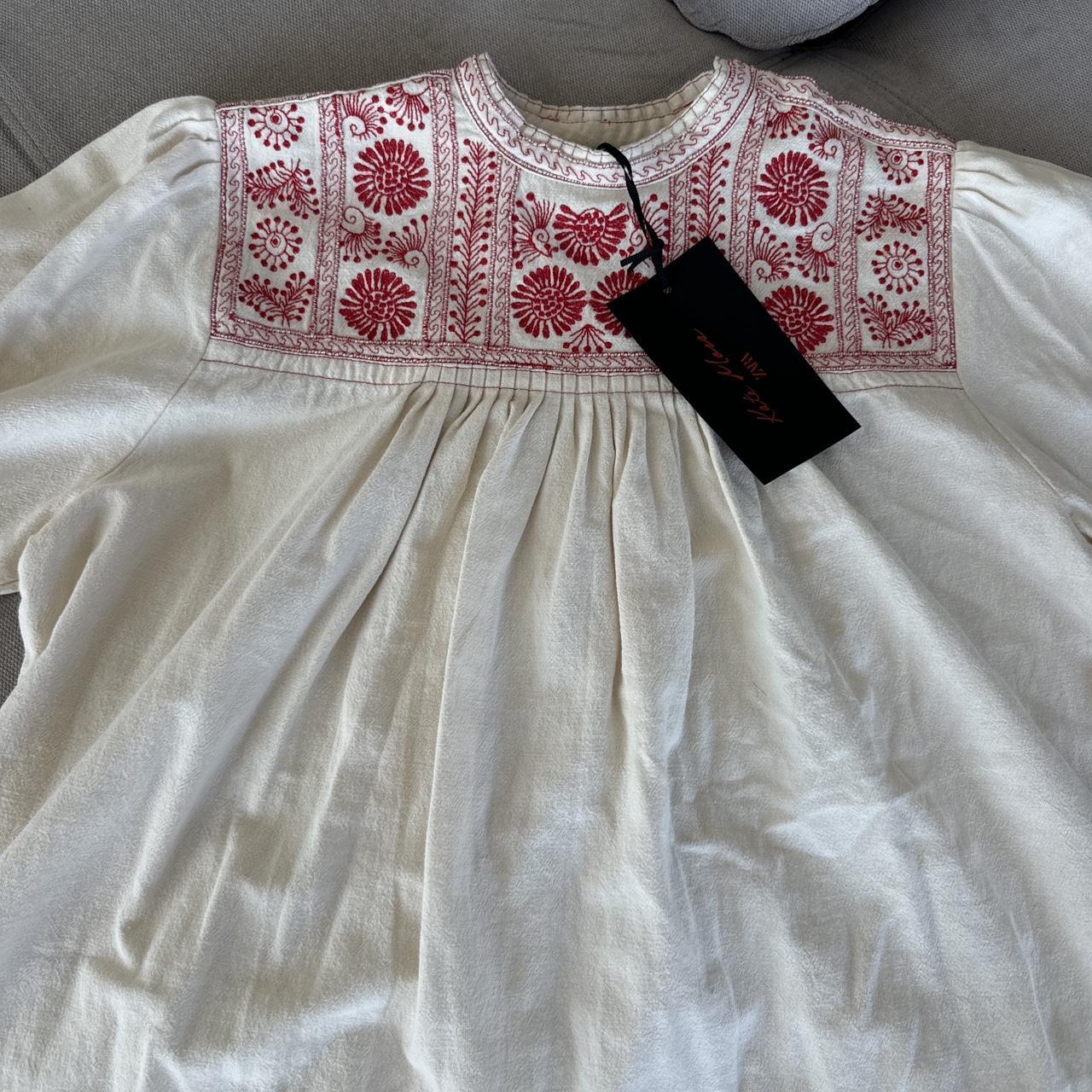 Kate Moss Zara White Cream blouse with red floral embroidery on the neckline, size S